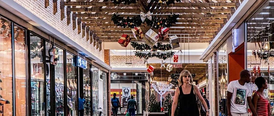 Christmas-Shopping-In-Merrickville